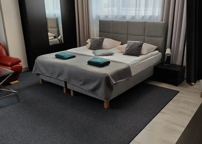 Проживання в сім'ї Eleven *