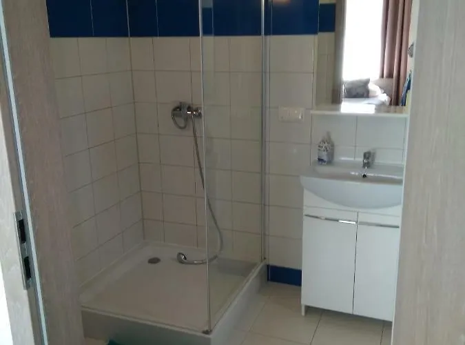 Проживання в сім'ї Eleven