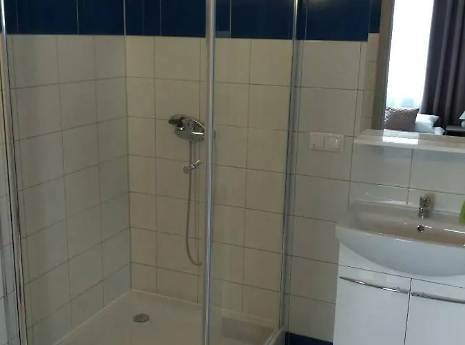 Проживання в сім'ї Eleven