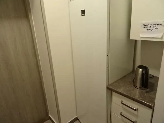 Eleven Проживання в сім'ї Гдиня